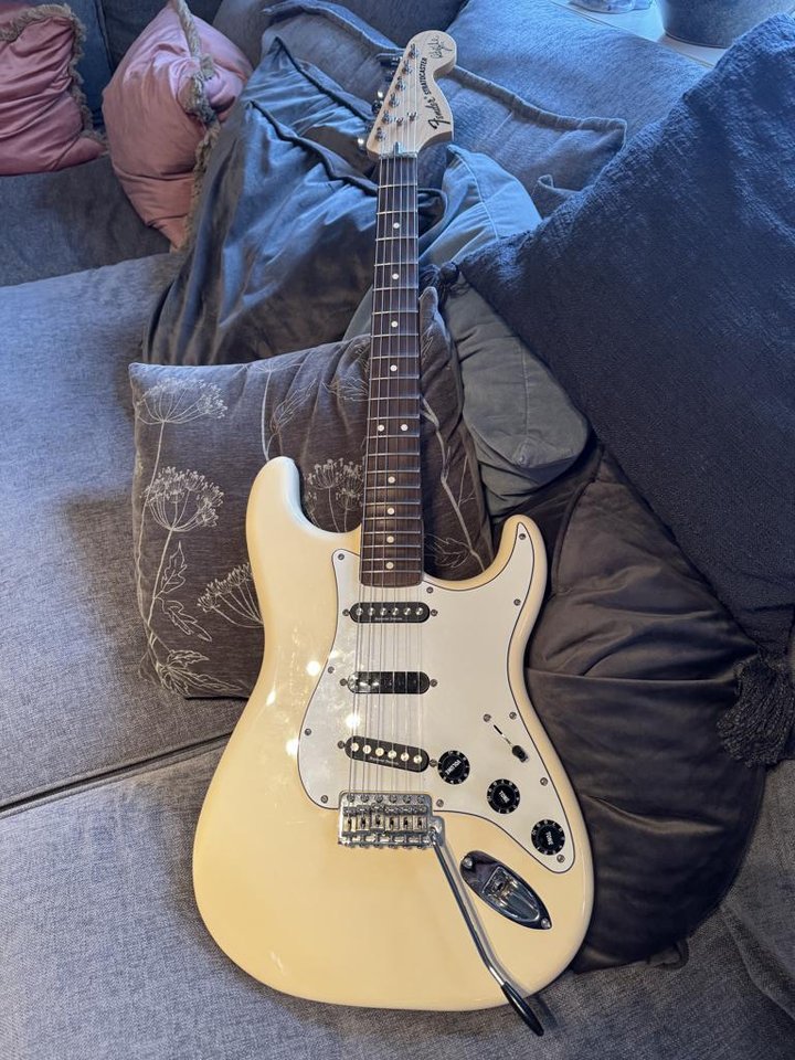 Fender Ritchie Blackmore Arti...