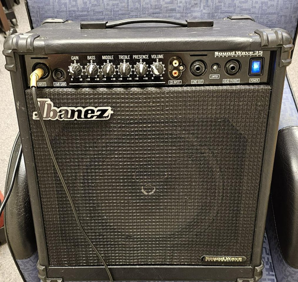 ibanez basförstärkare