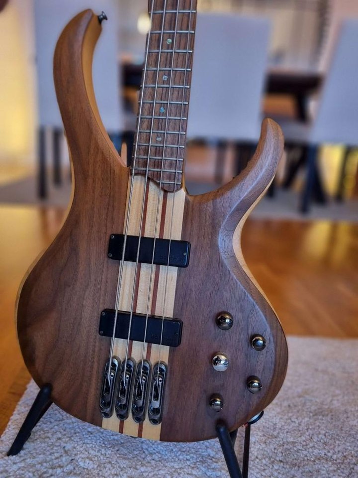 Ibanez BTB670