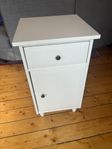 Nattduksbord/byrå