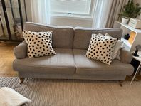 Howardsoffa och fåtölj med fotpall