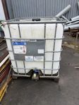 Plasttank / IBC-behållare 1000 liter – 3 st till salu