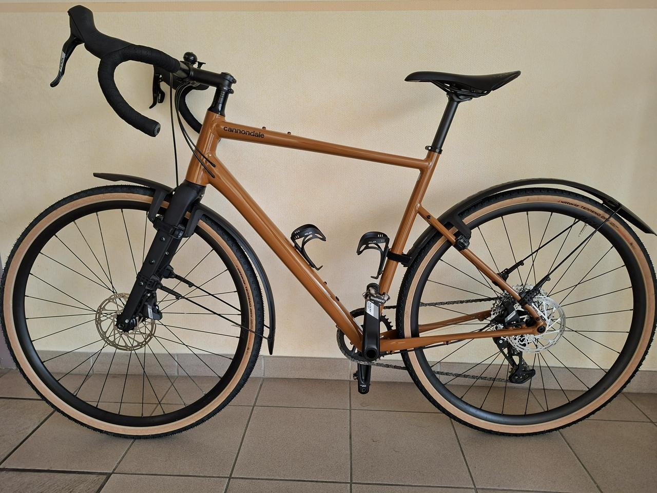 Gravelcykel Cannondale Topsto...