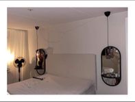 2 styck • Oval spegel med hylla • svart • 10 kg/st