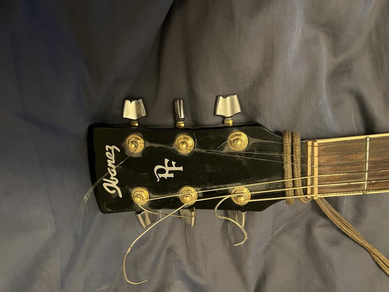 Ibanez akustisk gitarr som ka...