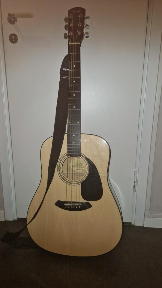 Fender akustisk gitarr