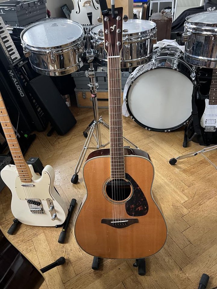 Yamaha FG730S gitarr