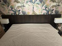 Sänggavel & 2st sängbord från Dis