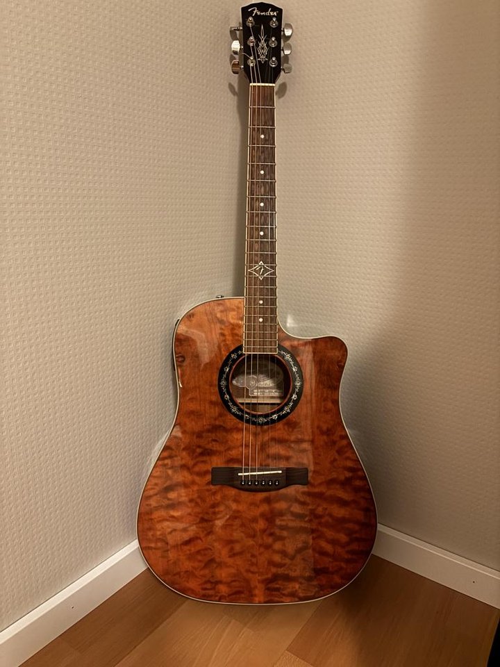 Fender akustisk gitarr