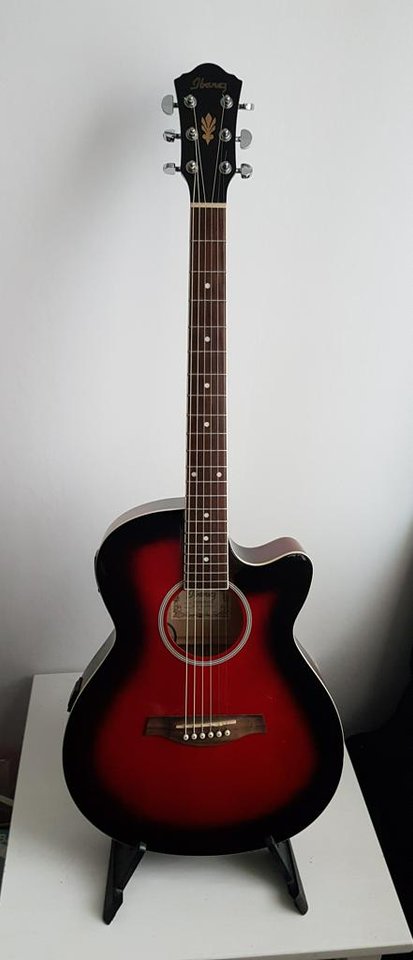 el akustisk gitarr Ibanez
