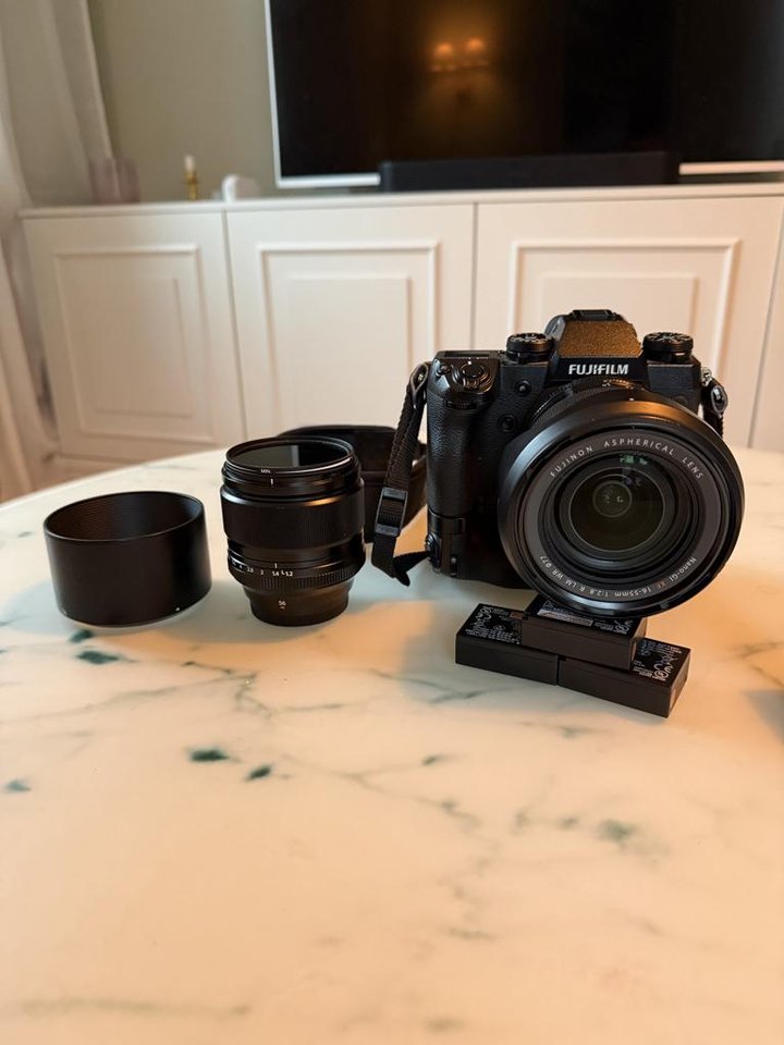 Fujifilm xh1 med två fina obj...
