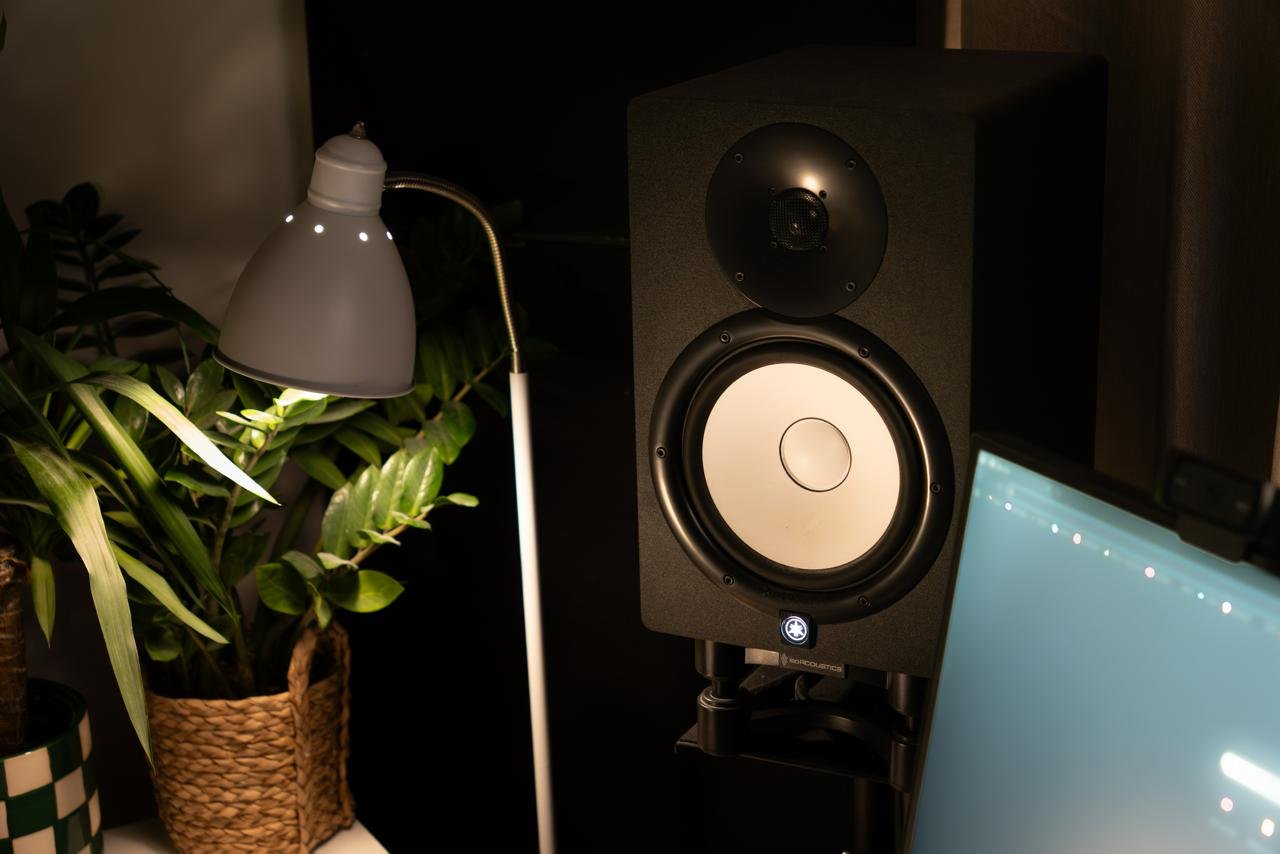 2st Yamaha HS8 Studiomonitor