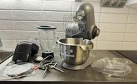 Bosch MaxxiMUM Suverän och komplett Köksmaskin i nyskick.
