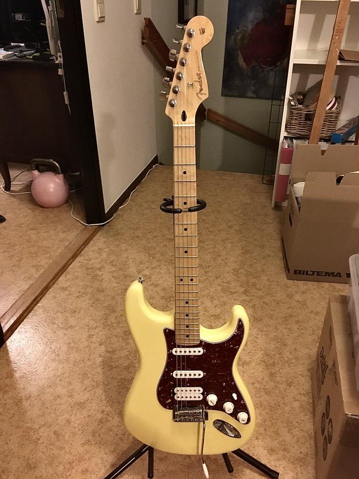 Elgitar Fender Player Series ...