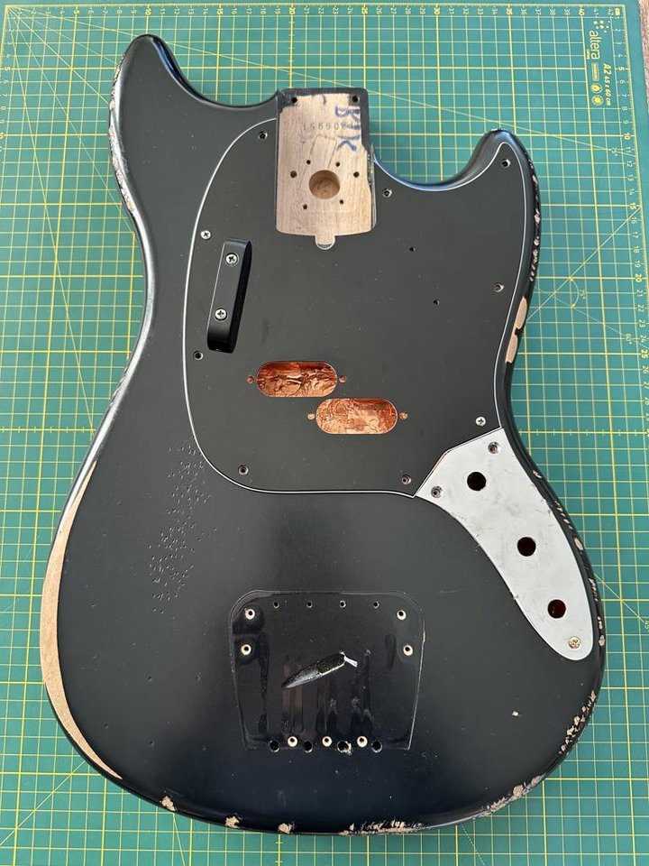 Fender JMJ Mustang Kropp, Svart