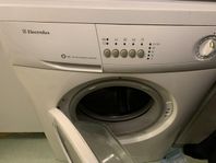 Electrolux tvättmaskin med lite bakflöde