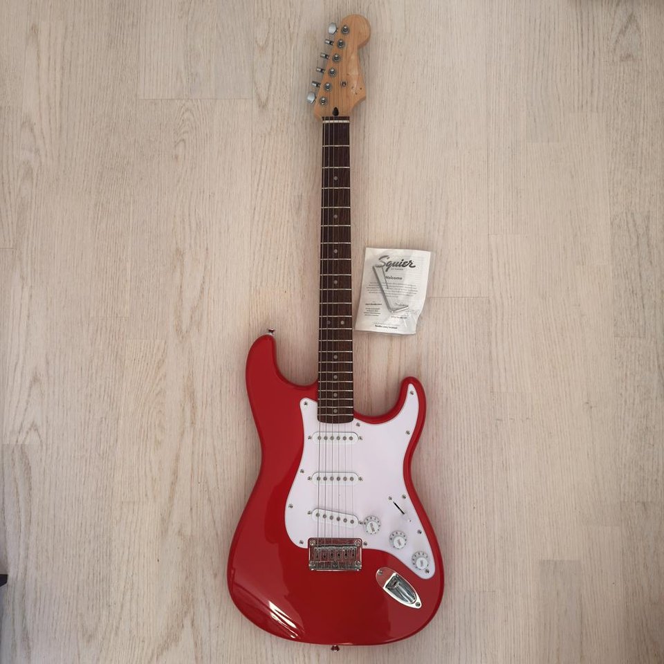 Squier Sonic Stratocaster röd 