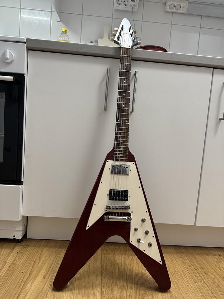 Gibson Flying V 67’ 2000