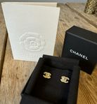 Chanel - Pärlörhängen CC - Med kvitto och originalbox