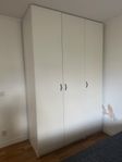 Garderob bortskänkes