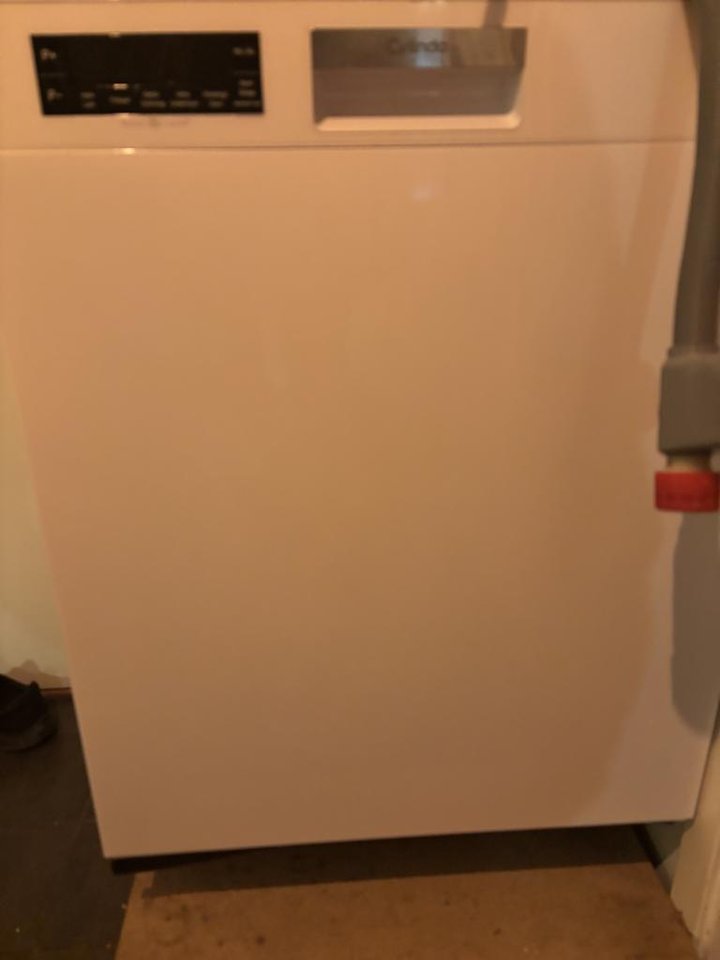 Nästan ny diskmaskin