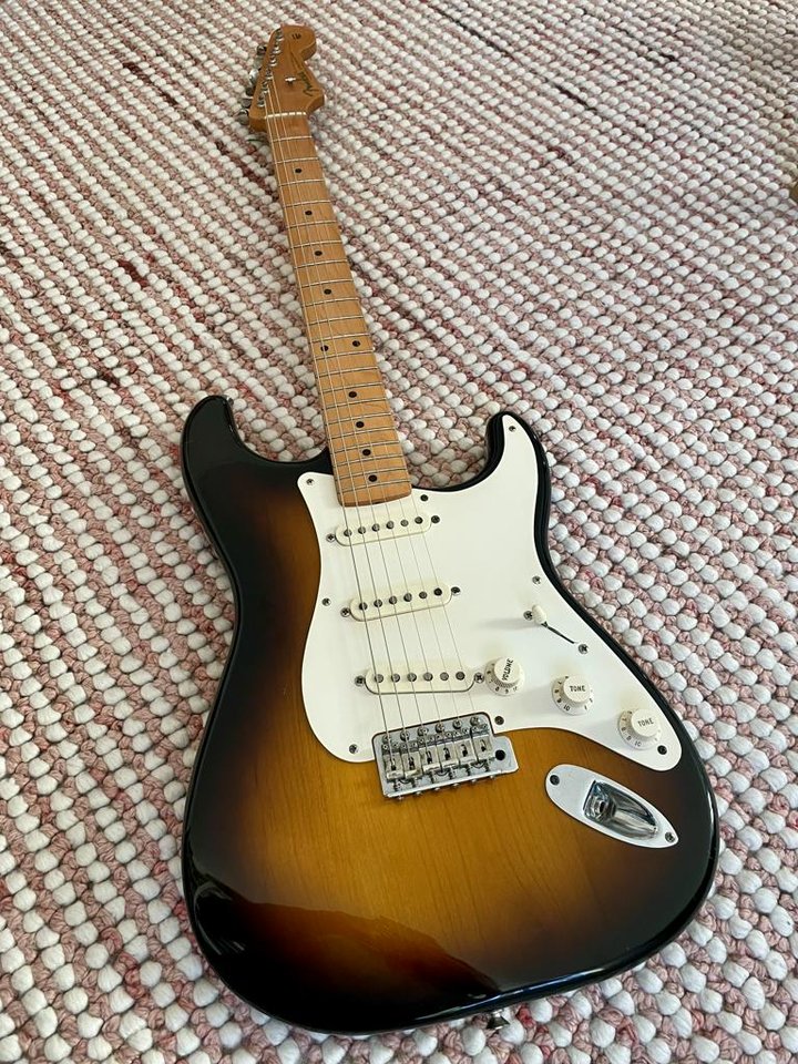 Fender Stratocaster Classic 5...