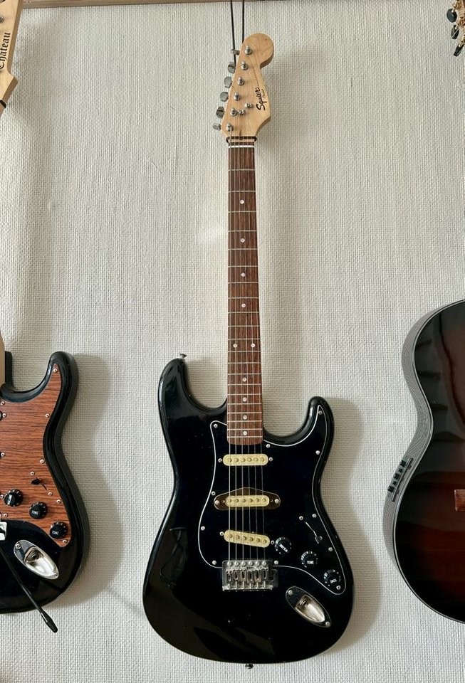 Elgitarr Squier Fender strato...