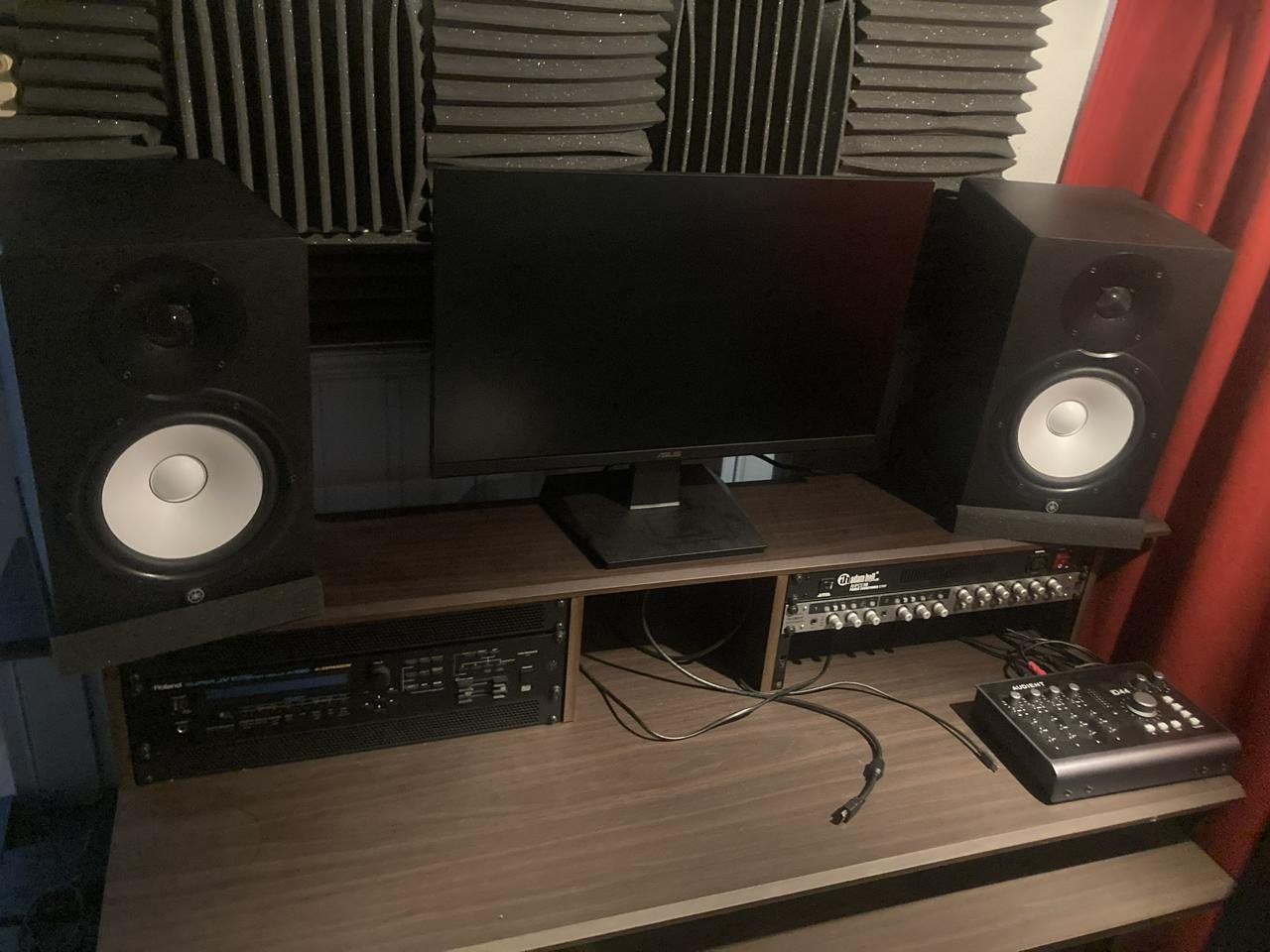 Yamaha HS8 studiomonitorer