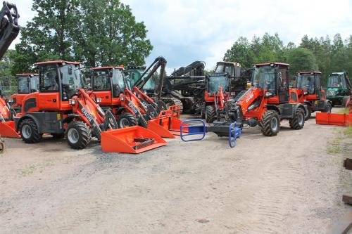 Se Skog & Maskin AB logo