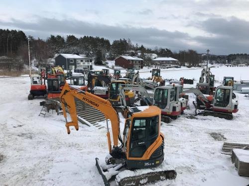 Daniels Bil & Maskin logo